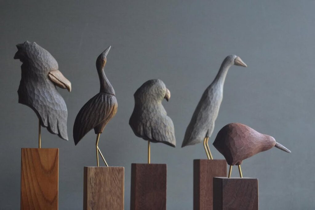 Kokemusu Mokkou bird carvings
