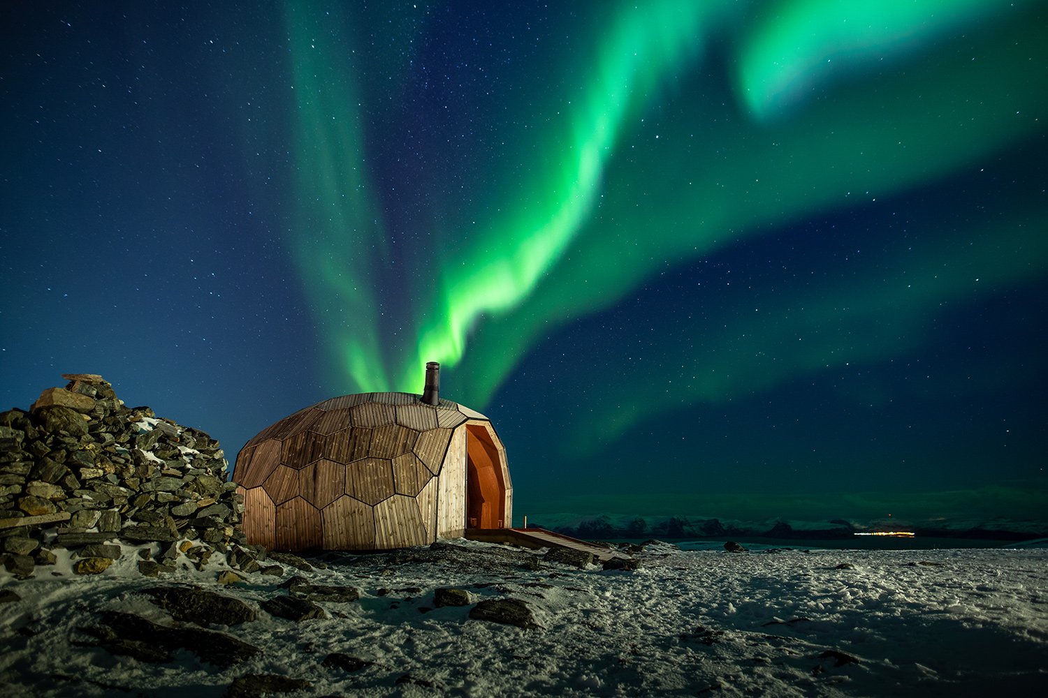 SPINN Arkitekter’s Hiking Cabin Blends Architecture With Arctic Landscape