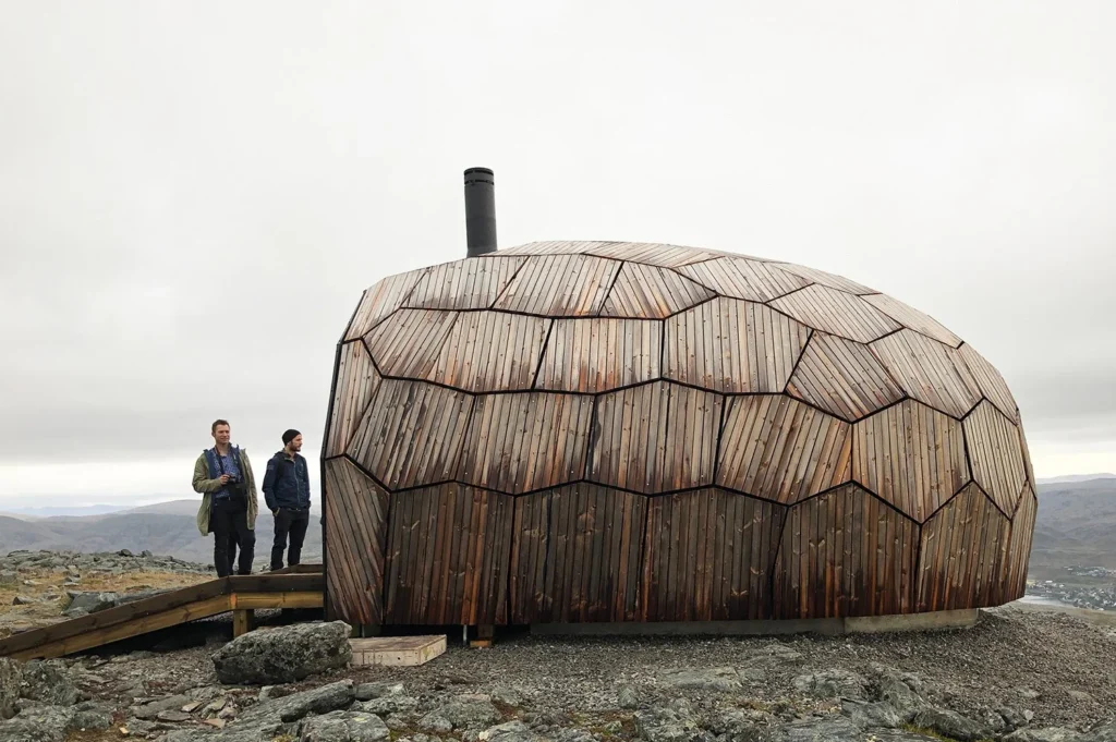 SPINN Arkitekter’s Hiking Cabin side view