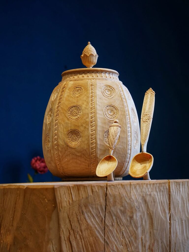 Spångossen carved box and traditional spoons