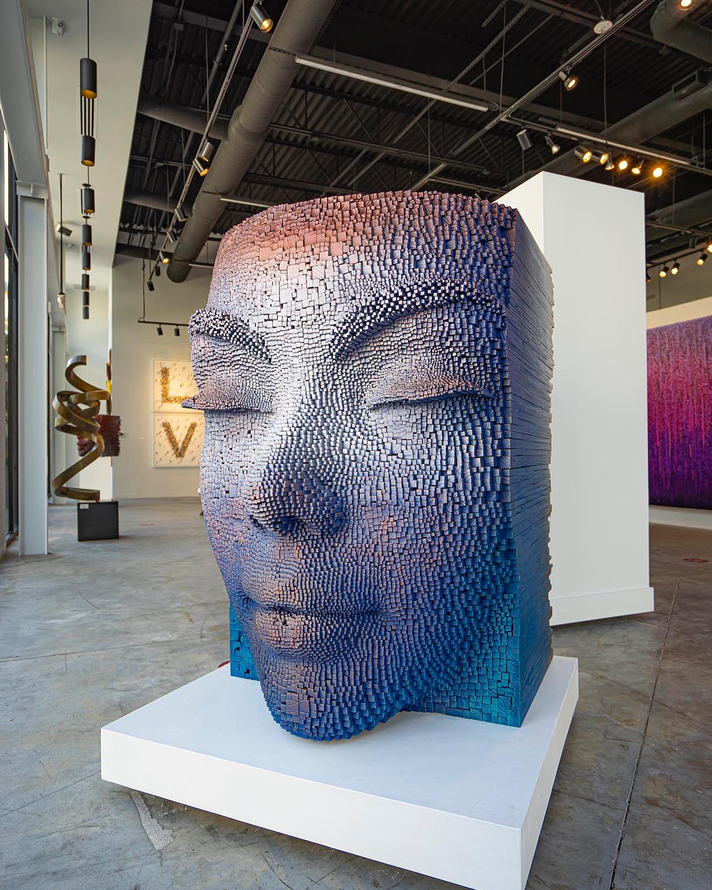 The Mesmerizing Sculptures of Gil Bruvel